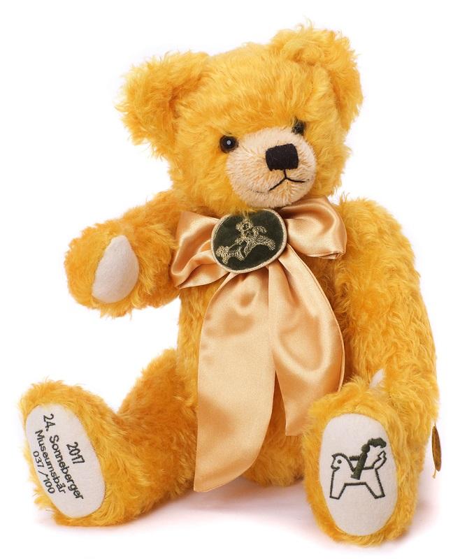 Teddy bear Louis, Steiff Club Edition 2012, sits in a golden chair at the  stand of the stuffed animal maker at the 63rd International Toy Fair in  Nuremberg, Germany, 01 February 2012. At the world's largest toy trade  fair, 2,800 exhibitors from 62 coun
